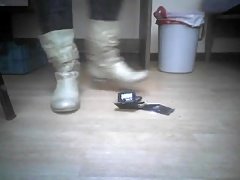 boots crush phone