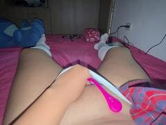 Grosser arsch, Cousine, Masturbation, Orgasmus, Höschen, Solo, Jungendliche (18+), Uniform