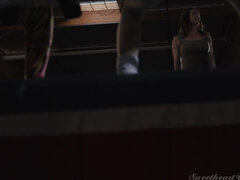 Stellung 69, Blondine, Sporthalle, Küssen, Lesbisch, Im freien, Muschi, Ringkampf