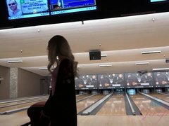 Leie, Blondine, Fingern, Flashen, Masturbation, Pov, Dürr, Titten