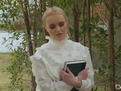 Красотки, Брюнетки, Лесбиянка, Лизание, Натуральные сиськи, Киски, Тату, Сиськи