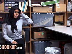 デカチン, フェラチオ, 着衣女と全裸男, Hd, 巨大, なめる, 叫ぶ, オッパイの
