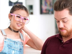 Asiatique, Sucer une bite, Queue, En levrette, Grosse, Branlette thaïlandaise, Rasée, Adolescente