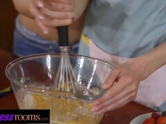 Grote mammen, Blond, Tsjechisch, Lesbisch, Likken, Klein, Kut duiken, Trio