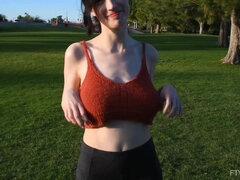 Amateur, Brunette brune, Naturelle, Seins naturels, Pov, Public, Solo, Nénés