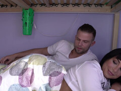 Badkamer, Grote mammen, Pijpbeurt, Lul, Sperma in gezicht, Kokhalzen, Douche, Strak