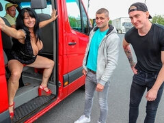 Большой член, Минет, Брюнетки, Собачьи, Бабушки, Каблуки, Натуральные сиськи, Шлюха