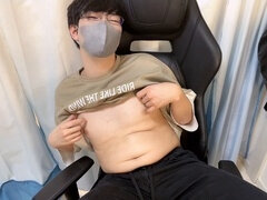 Japanese glasses-wearing male idol experiences explosive nipple climax