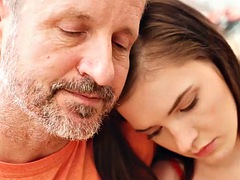 En tercera dimension, Belleza, Novio, Morena, Atrapados, Engañando, Cornudo, Afeitado