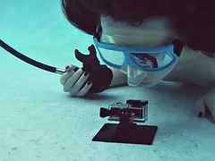 Amateur, Nana, Brunette brune, Piscine, Public, Solo, Adolescente, Sous marin