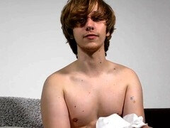 Sneezing twunk Elis Ataxxx gives it a go for the first time with deepthroat action