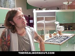 Grosser arsch, Blasen, Hundestellung, Sporthalle, Hd, Lecken, Muschi, Titten