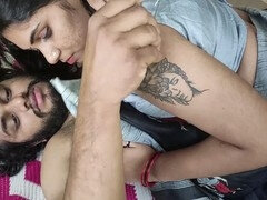 Indienne, Embrassement, Mature, Secrétaire, Séduite, Suçant, Tatouage, Pute