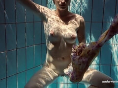 Fétiche, Petite femme, Piscine, Public, Russe, Douche, Solo, Adolescente