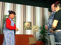 Постарше, Собачьи, Две девушки, Пальцем, Мастурбация, Зрелые, Вечеринка, Втроем