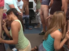 Grote mammen, Zwart, Universiteit, Hd, Feest, Roodharige vrouw, Tiener, Tieten likken
