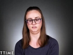 Grosse titten, Schmuddelige sprache, Brille, Masturbation, Orgasmus, Muschi, Solo, Spielzeuge