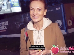 Enthousiasteling, Pijpbeurt, Sperma shot, Duits, Buiten, Openbaar, Roodharige vrouw, Tatoeage