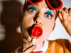 アナル, ブロンド, フェラチオ, 顔射, おなら, 手コキする, 剃毛, オッパイの