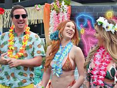 Grote mammen, Blond, Bruinharig, Groep, Hardcore, Feest, Roodharige vrouw, Tieten likken