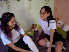 Enthousiasteling, Lieveling, Zoenen, Lesbisch, Klein