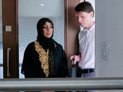 Arabisch, Pijpbeurt, Handbeurt, Interraciaal, Likken, Moeder die ik wil neuken, Geschoren, Strippen