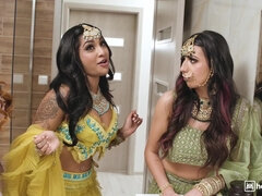 Nana, Gros seins, Sucer une bite, Plantureuse, Le plan cul à quatre, Groupe, Indienne, Chatte