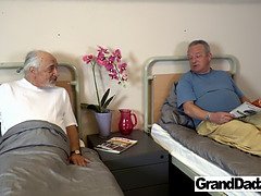 Pijpbeurt, Fetisj, Hd, Likken, Verpleegster, Kut duiken, Tatoeage, Trio