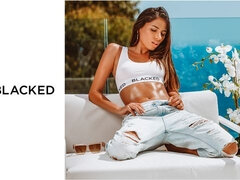 Noire, Sucer une bite, Brunette brune, En levrette, Interracial, De plein air, Pénis, Adolescente