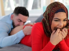 Kont, Pijpbeurt, Bruinharig, Handbeurt, Interraciaal, Zoenen, Tiener, Tieten likken