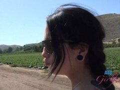 Braunhaarige, Freundin, Behaart, Küssen, Im freien, Pov, Muschi, Titten