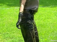 Robe, Nourriture, Gants, Talons, Nue, De plein air, Mouillée, Catch