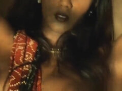 Indian Babe Sassy Dancing