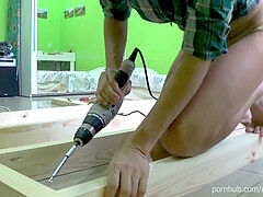 Под юбкой, Подглядывание