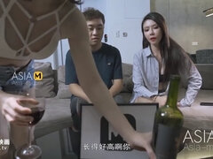 Sucer une bite, Chinoise, Double pénétration, Hard, Léchez, Lingerie, Masturbation, Plan cul à trois