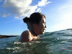 Playa, Penetracion con dedos, Despelote, Orgasmo, Al aire libre, Perforación, Pov, Vibrador