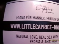 Derrière les coulisses, Blonde, Tchèque, Érotique, Allemand, Seins naturels, Public, Chatte