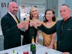 Kont, Blond, Pijpbeurt, Groep, Handbeurt, Orgie, Geschoren, Tieten likken