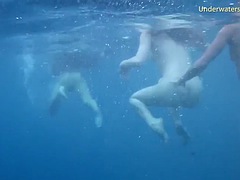 Erotisch, Lesbisch, Milf, Im freien, Öffentlich, Dusche, Titten, Unter wasser