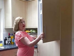 Européenne, Lesbienne, Mère que j'aimerais baiser, Maman