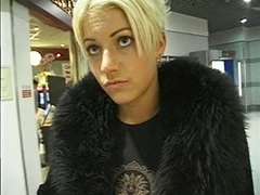 Blondine, Kurzes haar