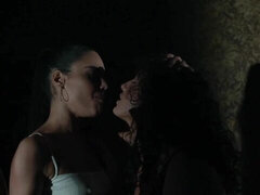 Fille latino, Lesbienne, Lingerie, Masturbation, Chatte, Rasée, Nénés, Jouets