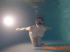 Grosse titten, Blondine, Handjob, Selbstgemacht, Masturbation, Pool, Unter wasser, Nass