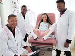 Culo grande, Verga grande, Negro, Mamada, Estilo perrito, Grupo, Tetas naturales, Adolescente