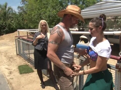 Rubia, Mamada, Morena, Hija, Corridas faciales, Sexo duro, Madres para coger