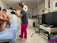 Derrière les coulisses, Grosse bite, Gros seins, Sucer une bite, Brunette brune, Queue, En levrette, Mère que j'aimerais baiser