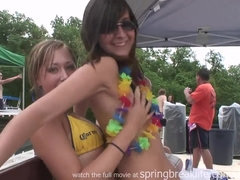 Amateur, Brunette brune, Collège université, Innocente, Fête, Pisser, Réalité, Adolescente