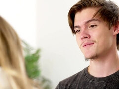 Blond, Sperma shot, Diep in de keel, Hardcore, Likken, Rijpe lesbienne, Tiener, Onder de rok