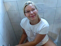 Peeing, pinkeln, pissing