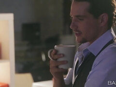 Arsch, Blasen, Handjob, Zierlich, Piercing, Muschi, Kurzes haar, Tätowierung